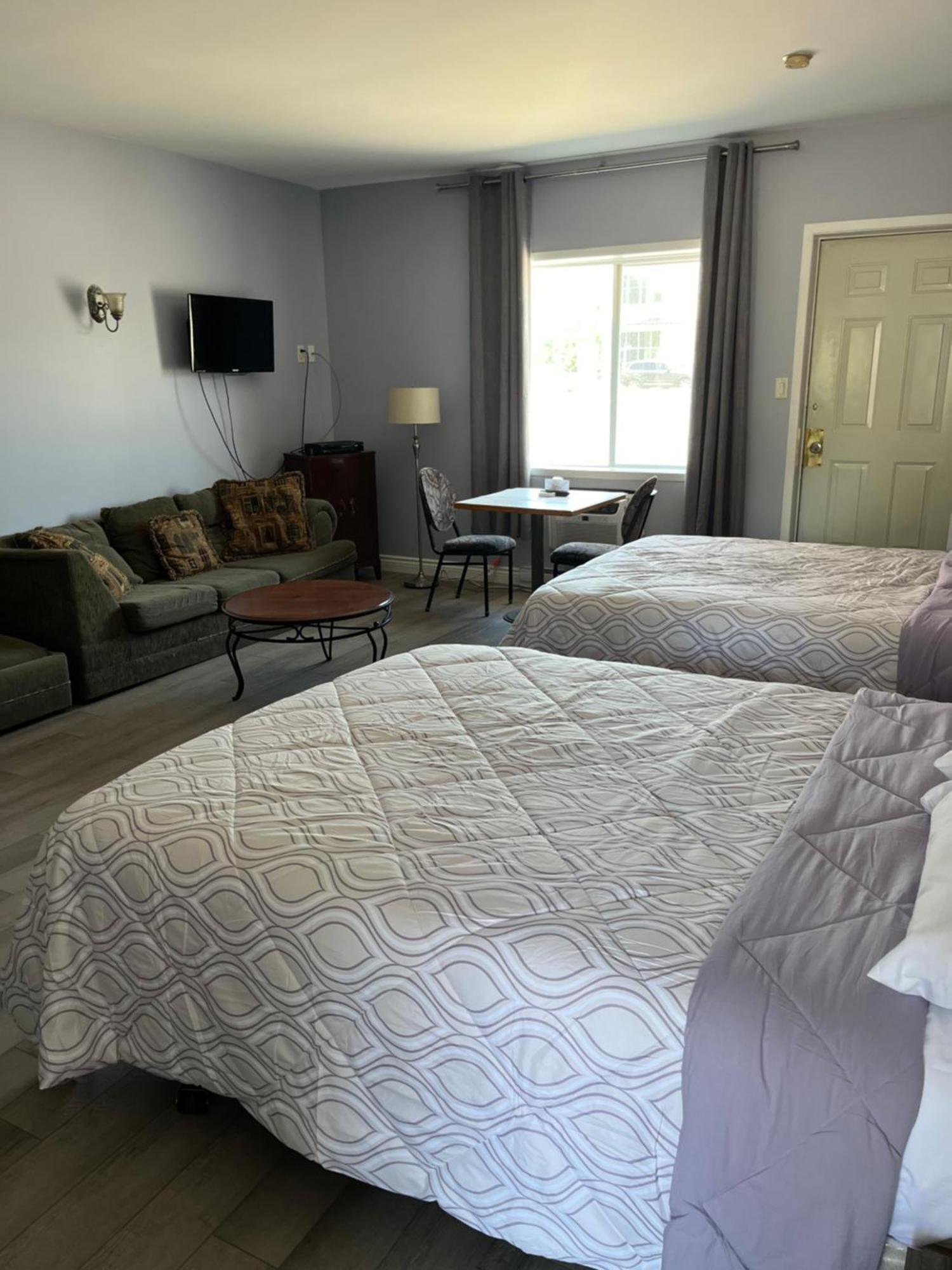 Motel La Siesta De Gascon Terrebonne Bagian luar foto