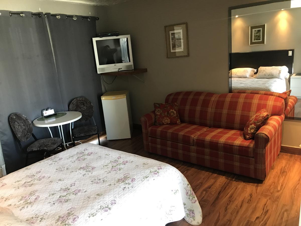 Motel La Siesta De Gascon Terrebonne Bagian luar foto